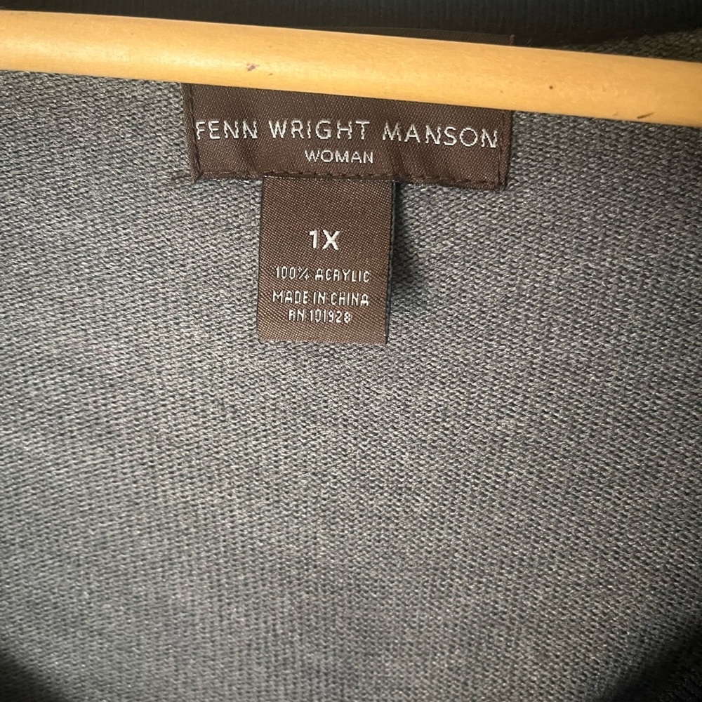Elegant Gray and Black Women's Top - Picture 4 of 5